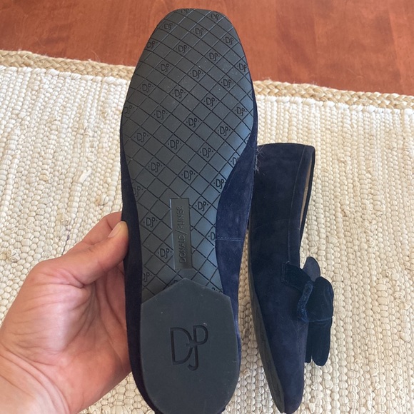 NWOB Donald Pliner Harriet Blue Suede Leather Loafer With Bow. Marked 9M - Picture 4 of 6